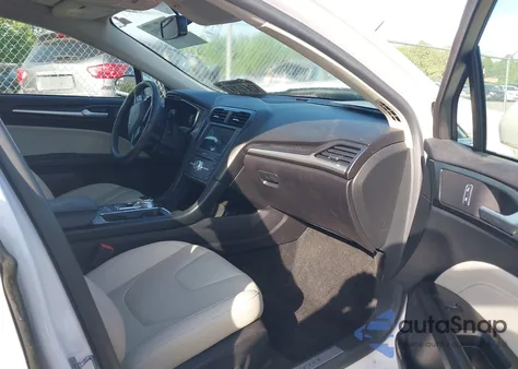 2017 Ford Fusion Energi Titanium from USA, damaged, VIN 3FA6P0SU6HR409854